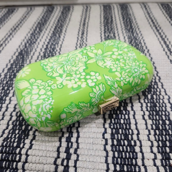 Lilly Pulitzer Handbags - Lilly Pulitzer Green Floral Hard Shell Clutch Bag Gold Logo Clasp Minaudiere